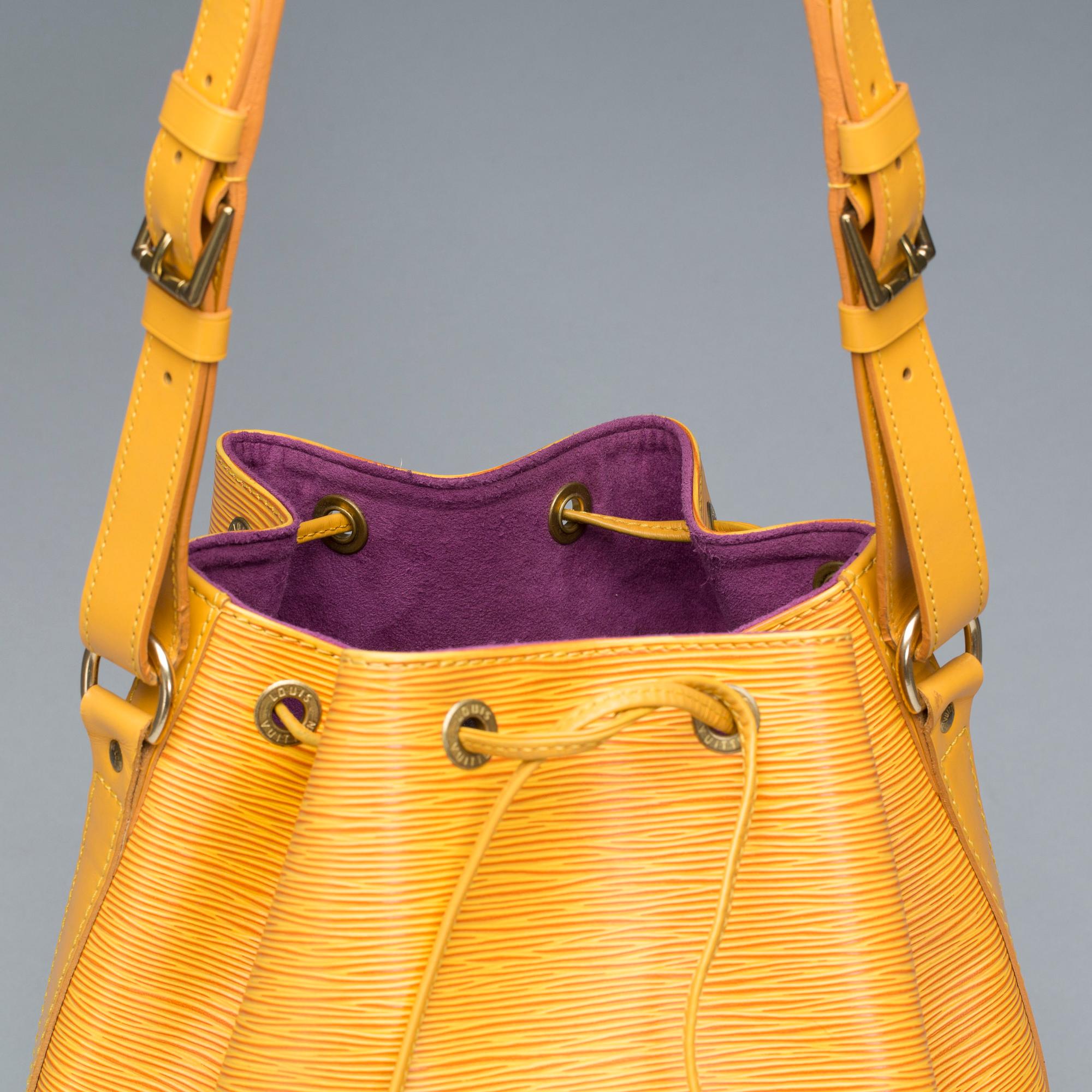 VÄSKA, "Petit Noé", Louis Vuitton.