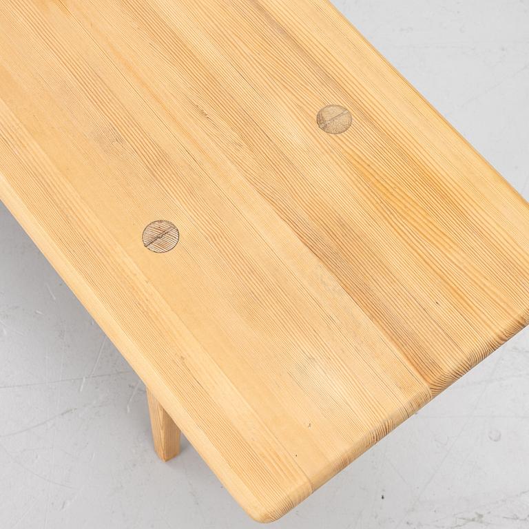 A pine bench, pine, 1970s/80s.