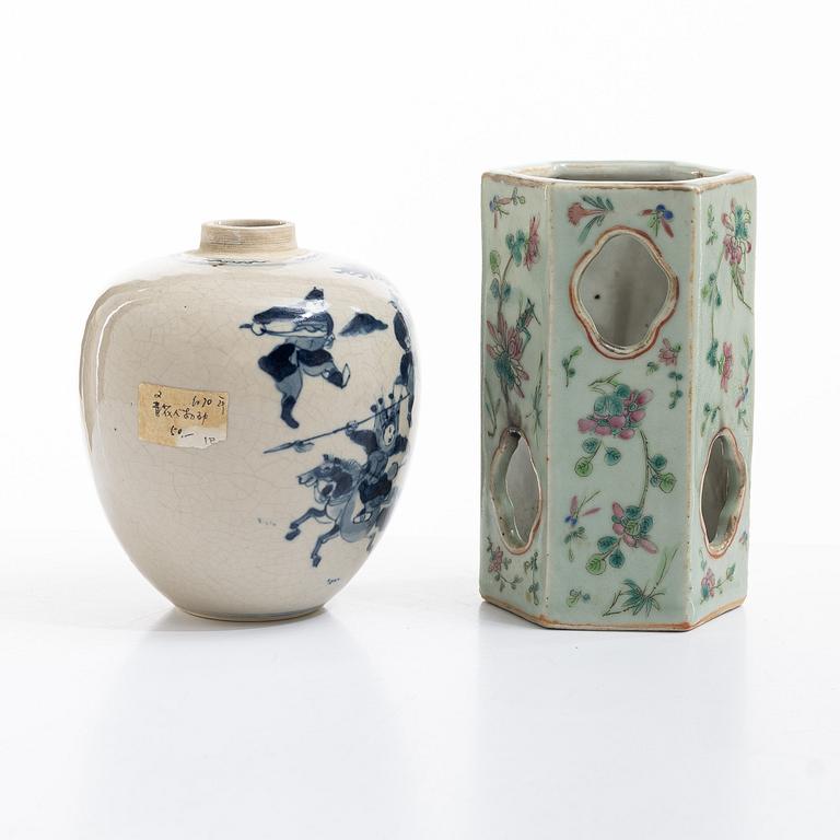 A group lot of Chinese porcelain, Qing dynasty 18/20th century.