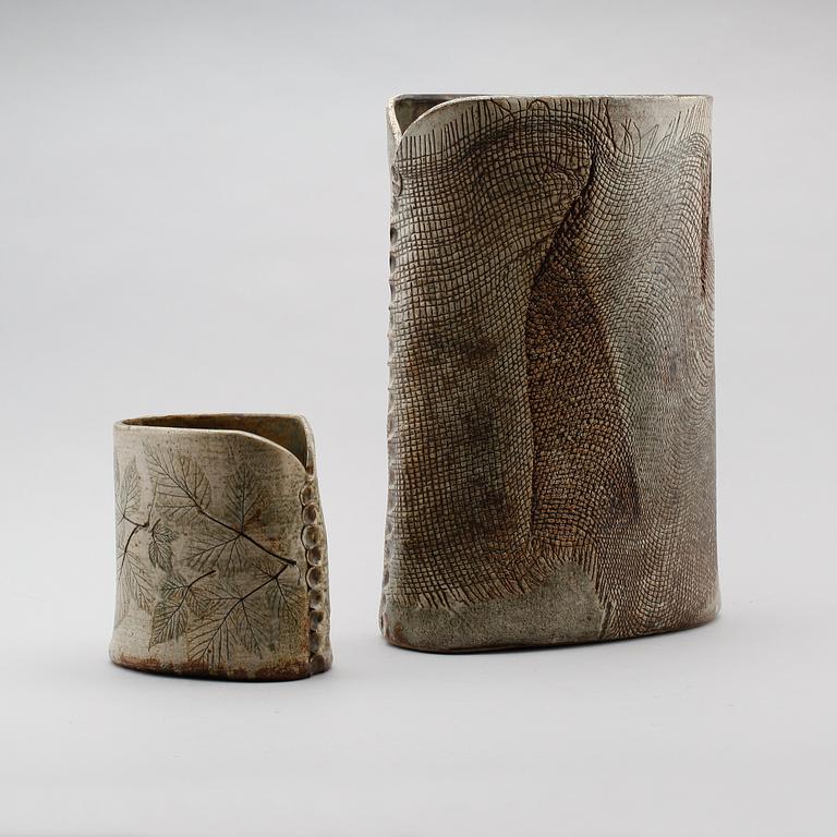 VASER, 2 st, keramik, Paula von Freymann, Gustavsberg, 1900-talets andra hälft.