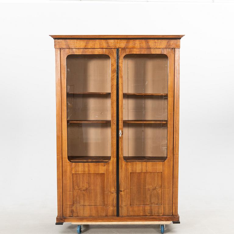 Display cabinet, first half of the 20th century.