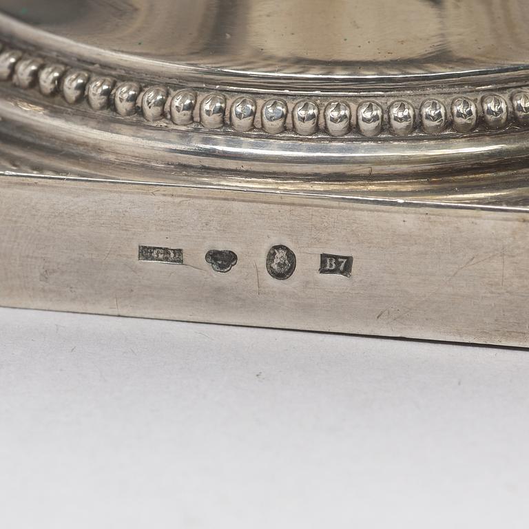 CG HALLBERG, a three part coffee silver service, Stockholm, 1904. 1152 gram.