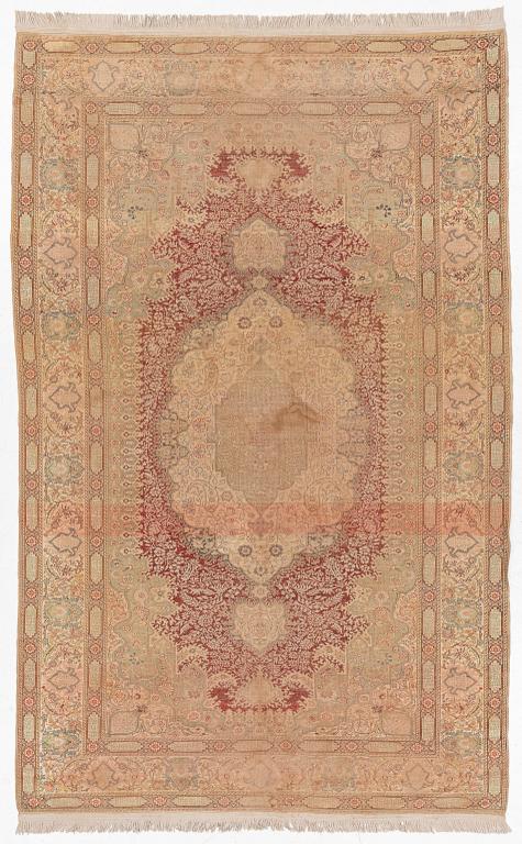 An antique Kayseri carpet, central Anatolia approx. 294 x 182 cm.
