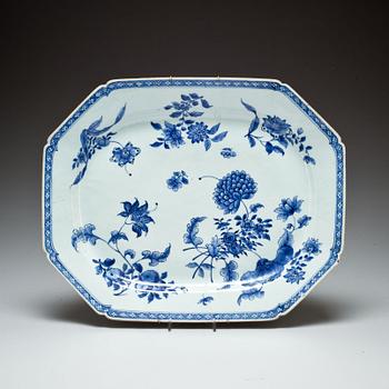 STEKFAT, porslin, Kina, Qianlong, (1736-1796).