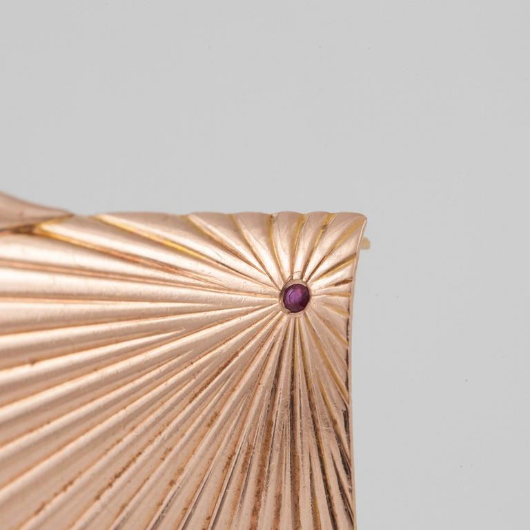 A Fabergé early 20th century gold match-case, workmaster Anna Ringe, S:t Petersburg 1899-1908.