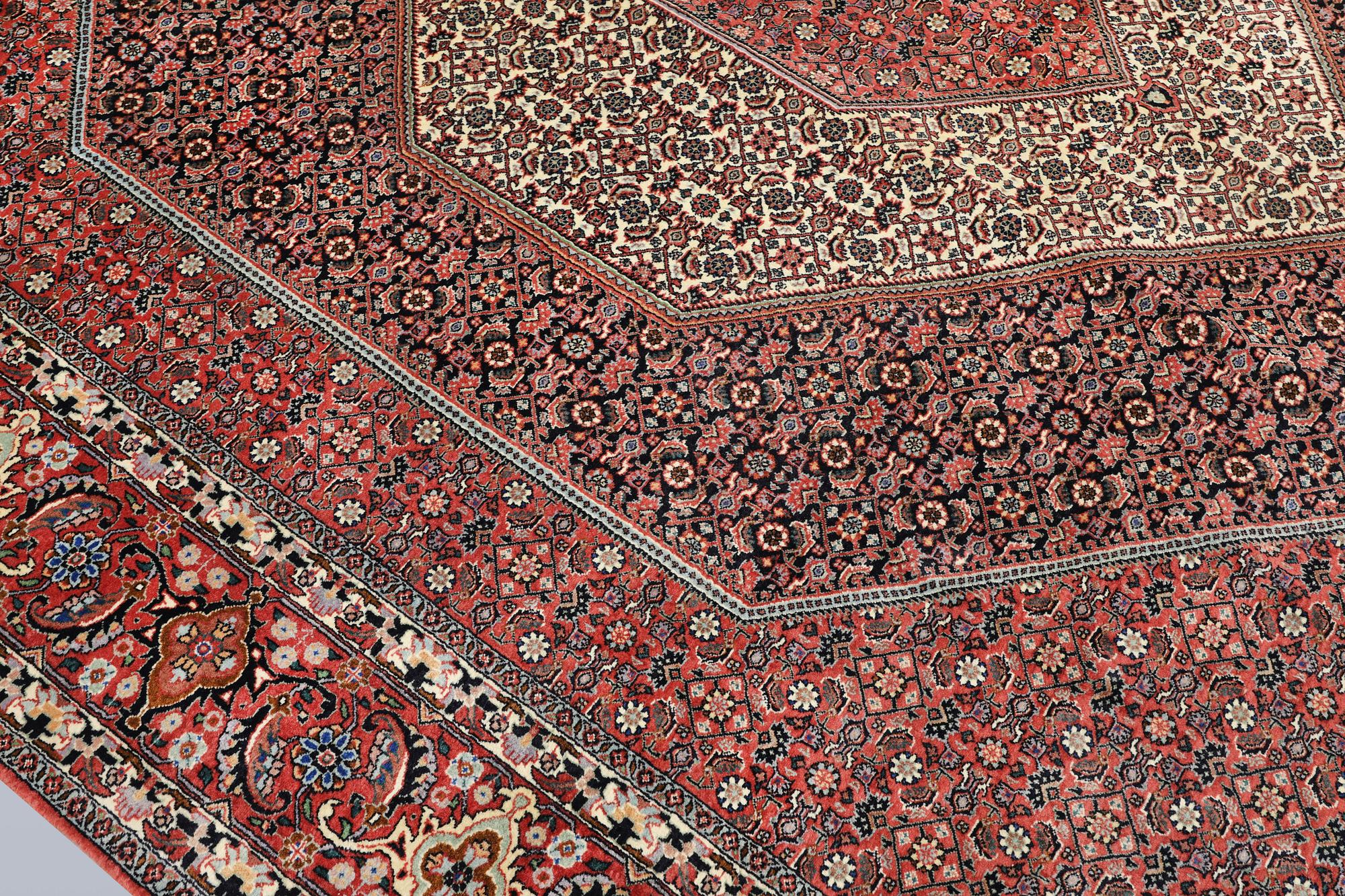 A Bidjar carpet, approx. 303 x 251 cm.