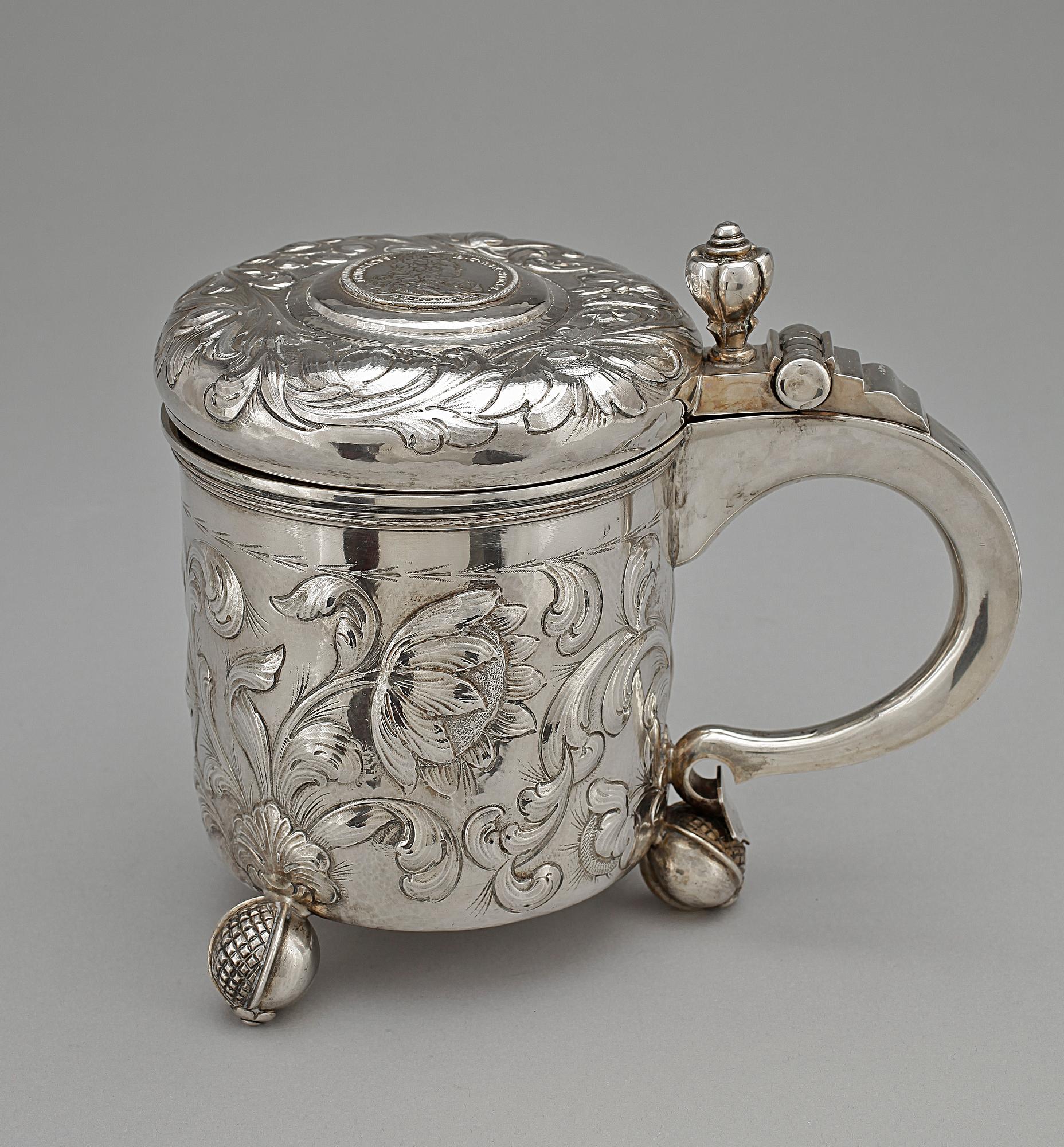 DRYCKESKANNA, silver barockstil, Juvelerare A Öijving, Gävle 1948. Totalvikt ca 1130 gr.