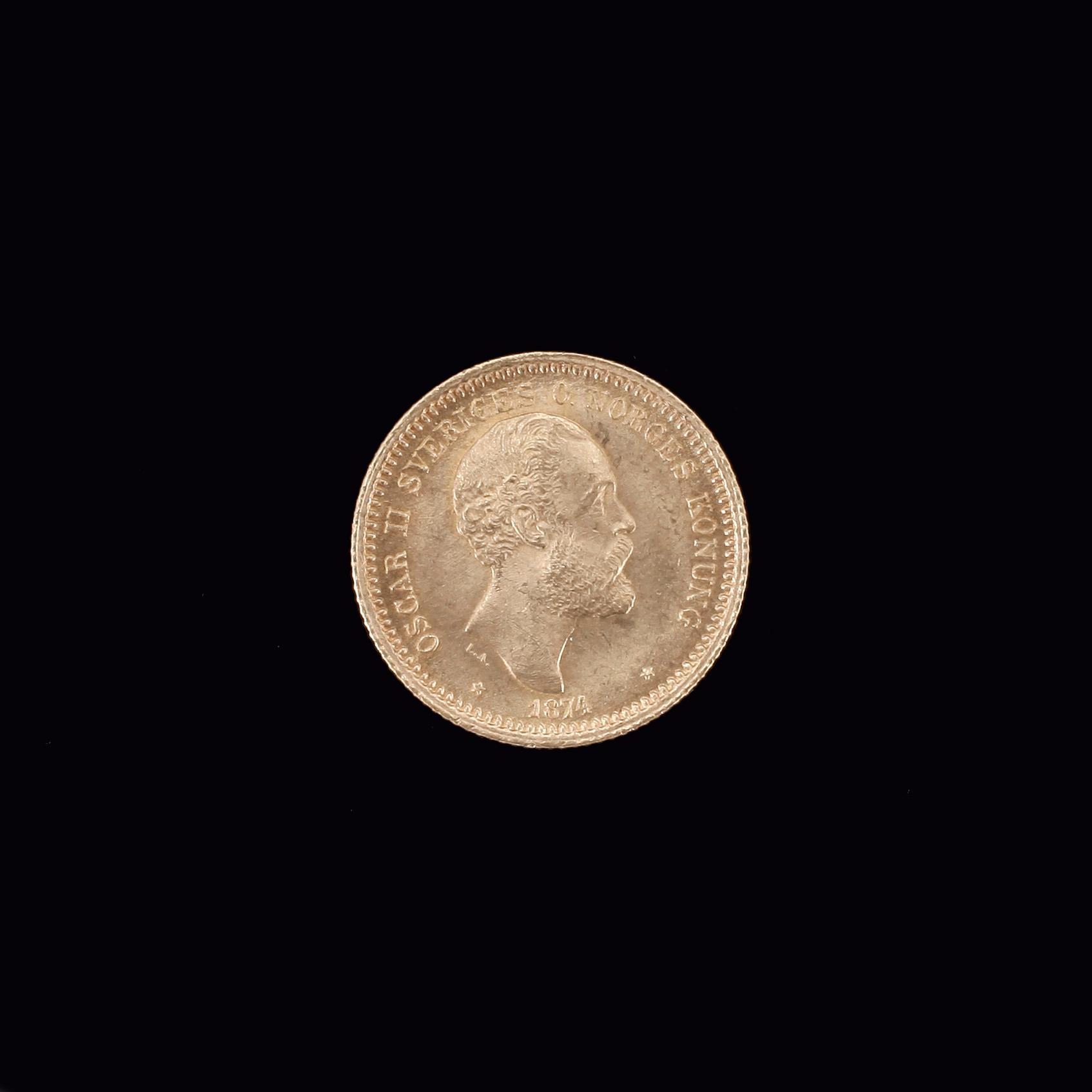 GULDMYNT, 10 kronor, Oscar II, 1874. Vikt ca 4,5 gram.