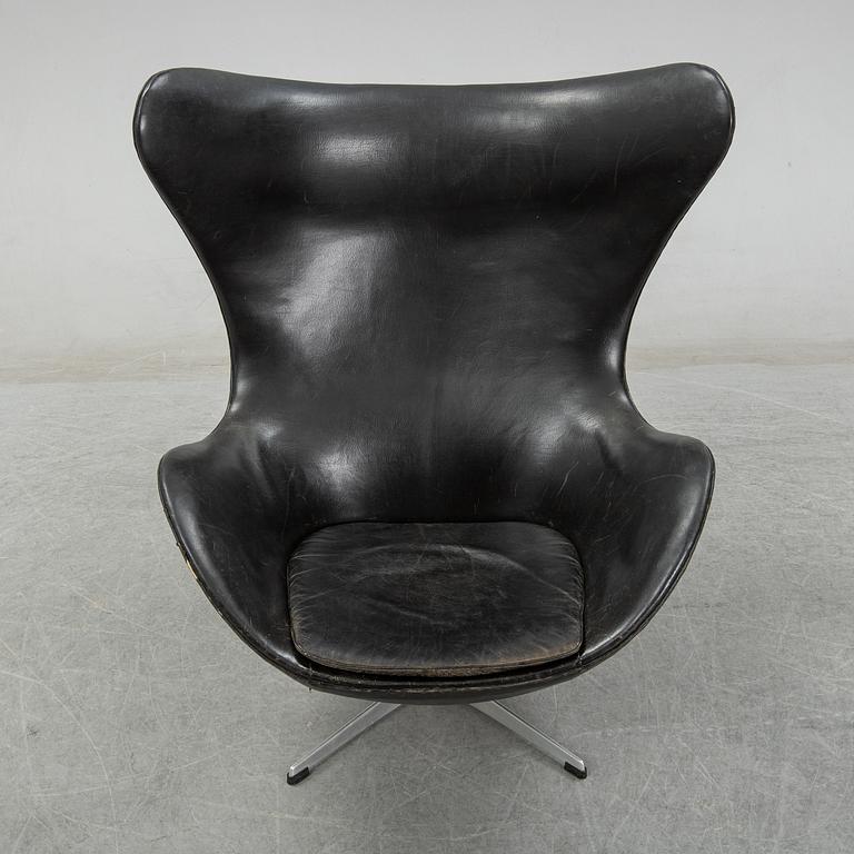 ARNE JACOBSEN, A easy chair "Egg chair" designed for Fritz Hansen, Denmark.