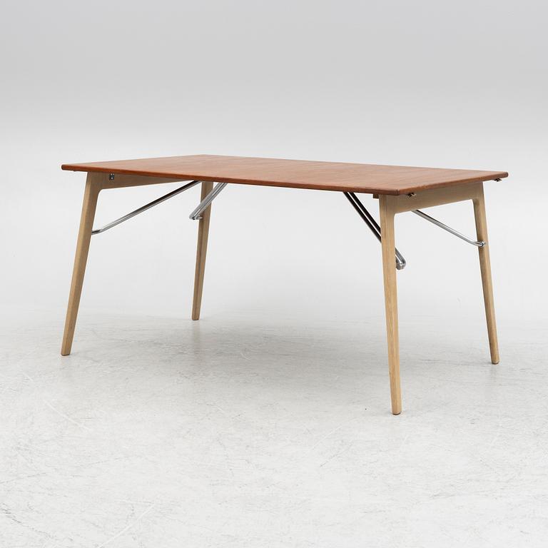 Børge Mogensen, dining table, model 162, Søborg Møbelfabrik, Denmark, 1950s.