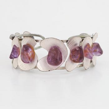 Silver and amethyst bangle.