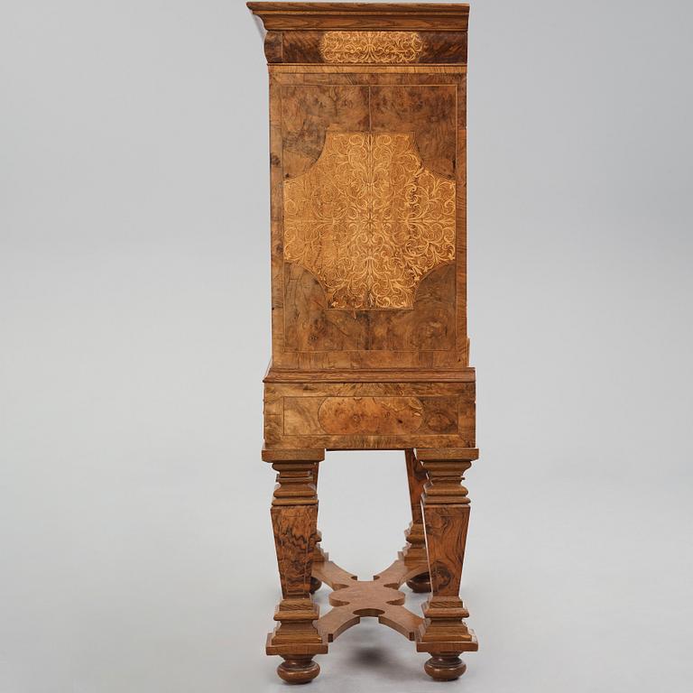 A English William and Mary (Baroque) secretaire.