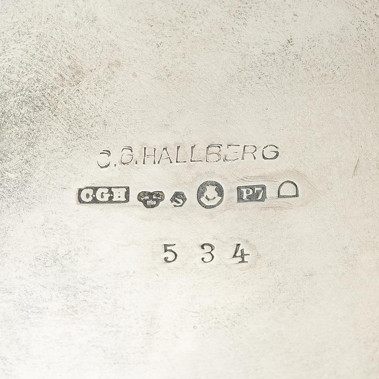 Kaffekanna, silver, sengustaviansk stil, C.G. Hallberg, Stockholm, 1917.