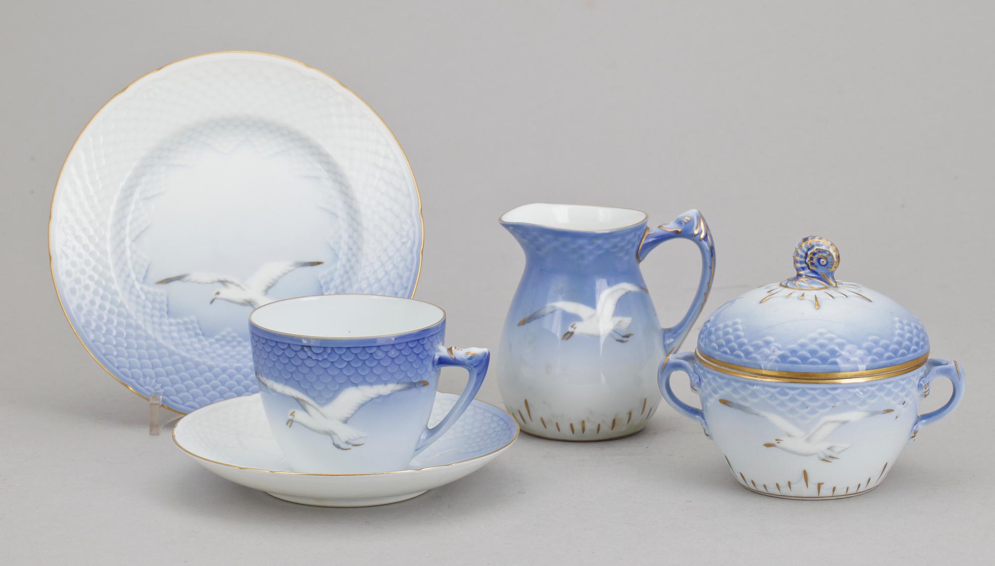 KAFFESEVIS, 25 delar, porslin, "Måsen", Bing & Gröndahl.