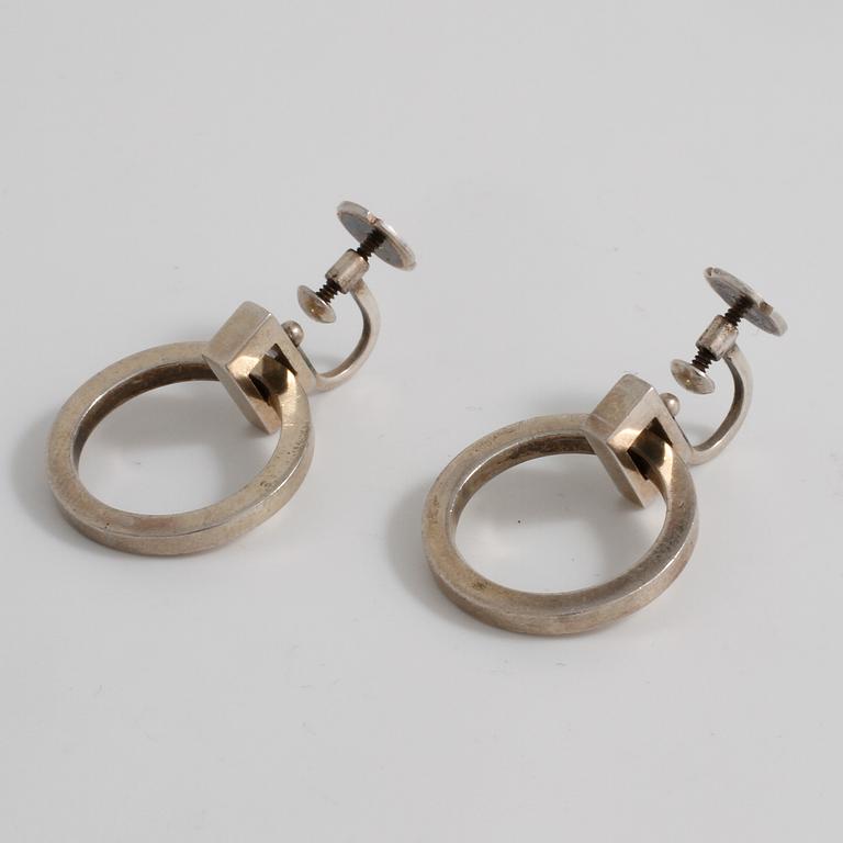 WIWEN NILSSON, Lund, 1955, a pair of earrings.