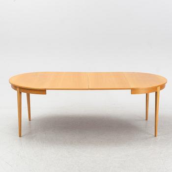 Carl Malmsten, a 'Herrgården' oak dining table from Bodafors, later part of the 20th Century.