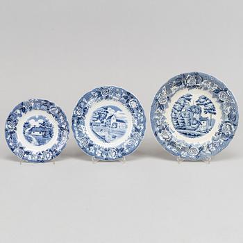 MATSERVIS, ca 100 delar, flintgods. "Skånska slott", Rörstrand.