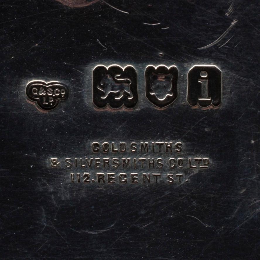 VISITKORTSBRICKA, silver, England, London 1904, vikt 602 g.