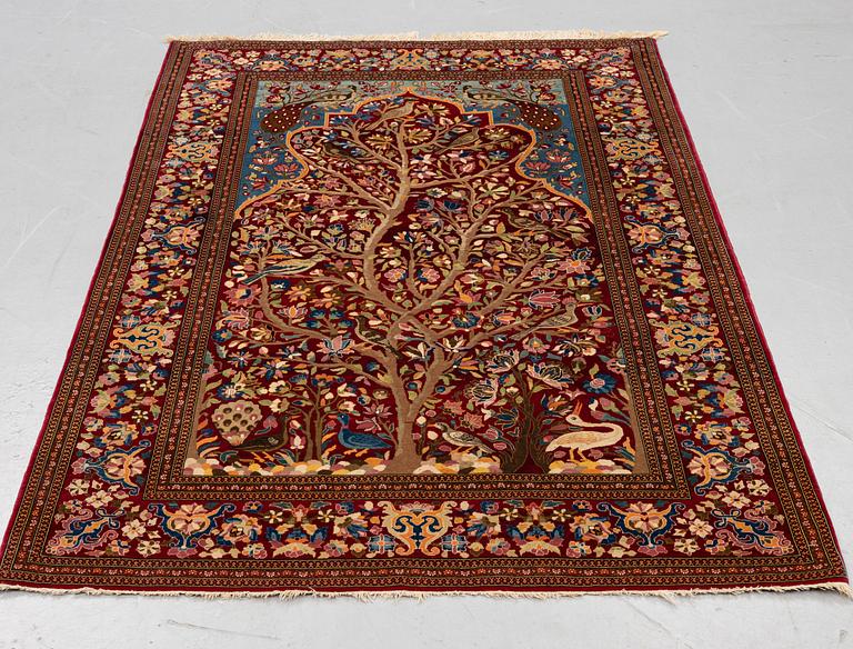 A rug, semi-antique Esfahan, so-called Ahmad, ca 213 x 140 cm.