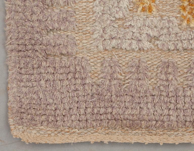 RUG. Knotted pile in relief. 199,5 x 123,5 cm. Sweden, the first half of the 20th century.