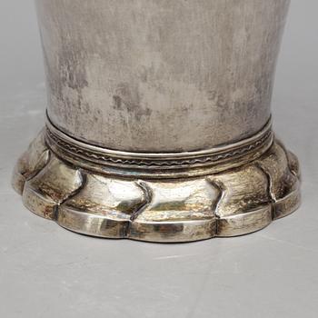 BÄGARE, silver, Daniel Lundström, Stockholm. 1784. Vikt ca 502 gram.