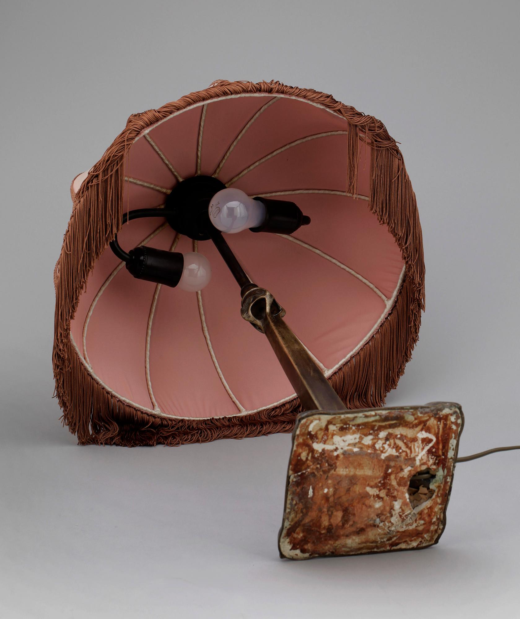 BORDSLAMPA, jugend, patinerad brons, 1900-talets början.