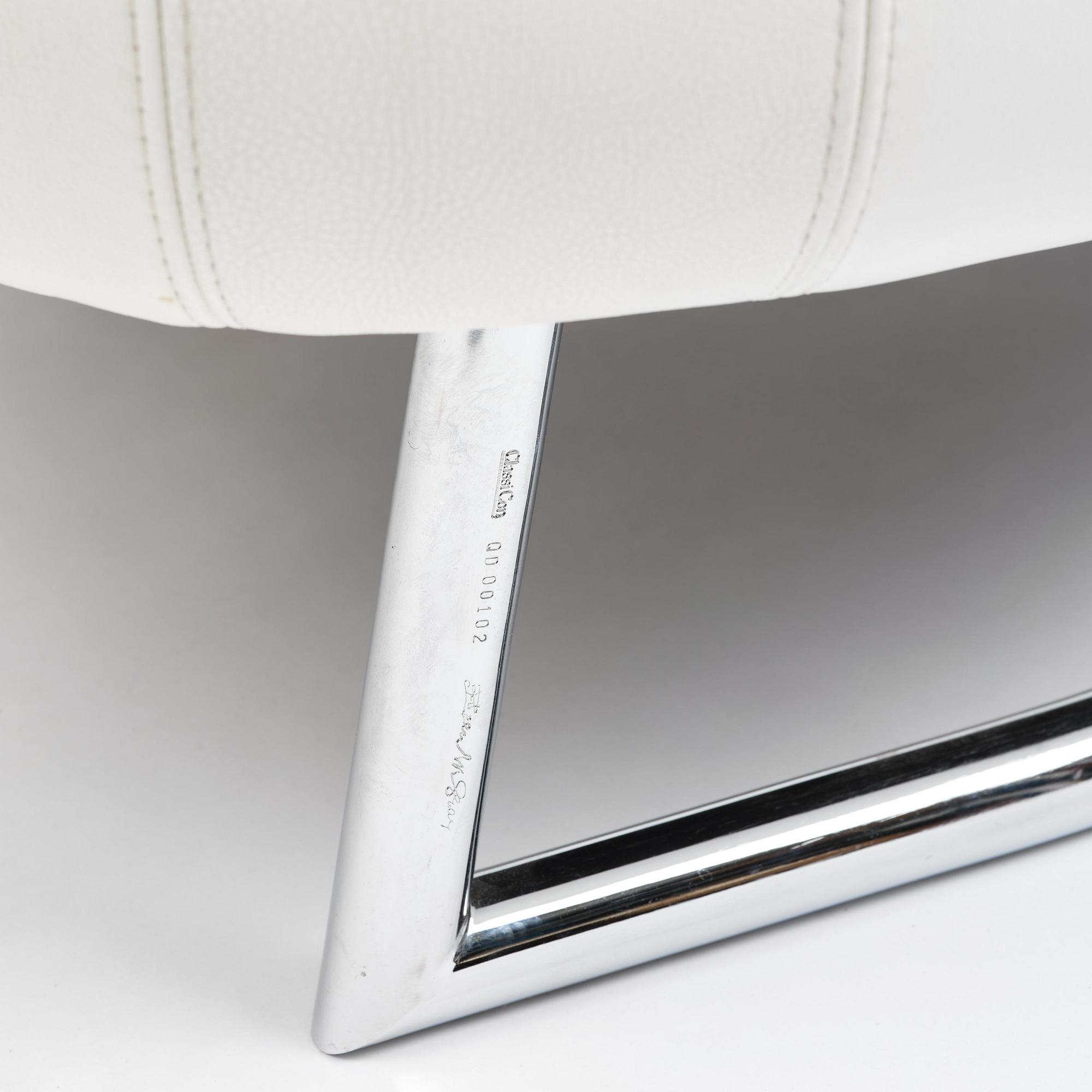 Eileen Gray, fåtöljer, ett par, "Bibendum", ClassiCon, Tyskland, efter 1990.