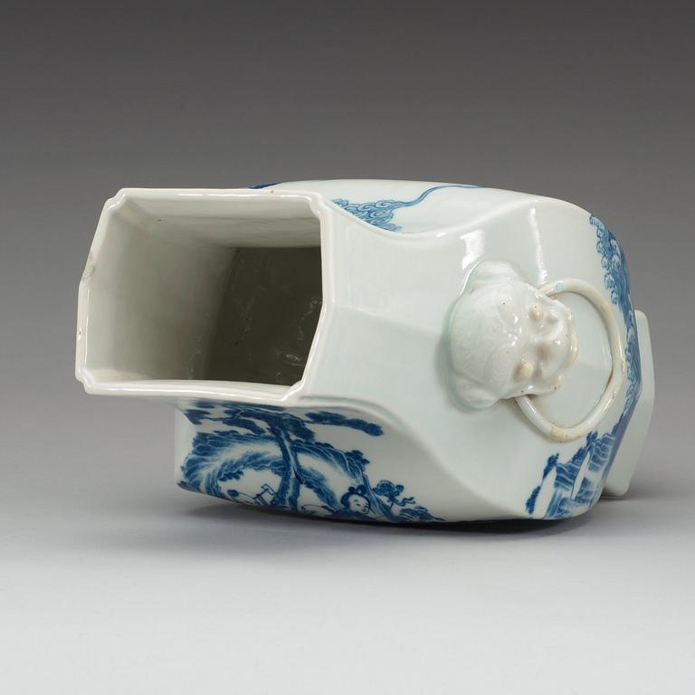 A blue and white vase, early 20th Century.