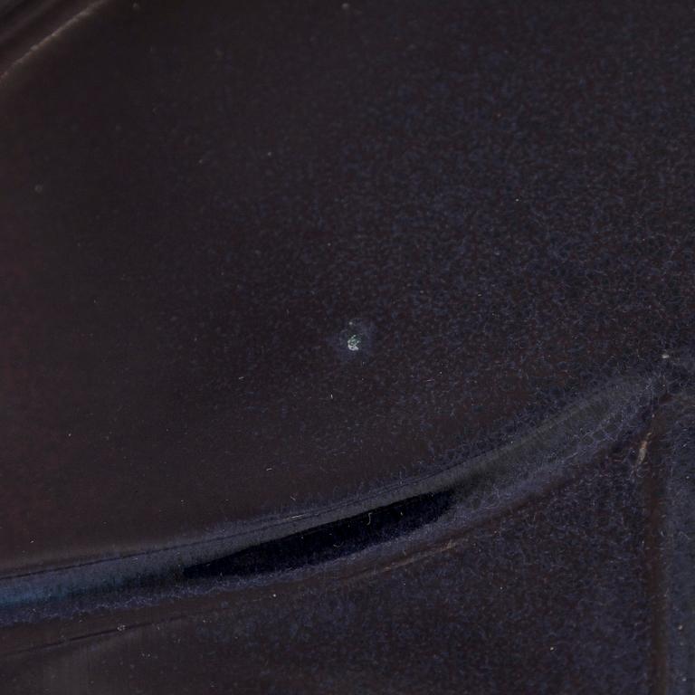 Birger Kaipiainen, decorative plate, ceramic, stamped "Violetta 1967 Arabia Finland Kaipiainen Invenit".