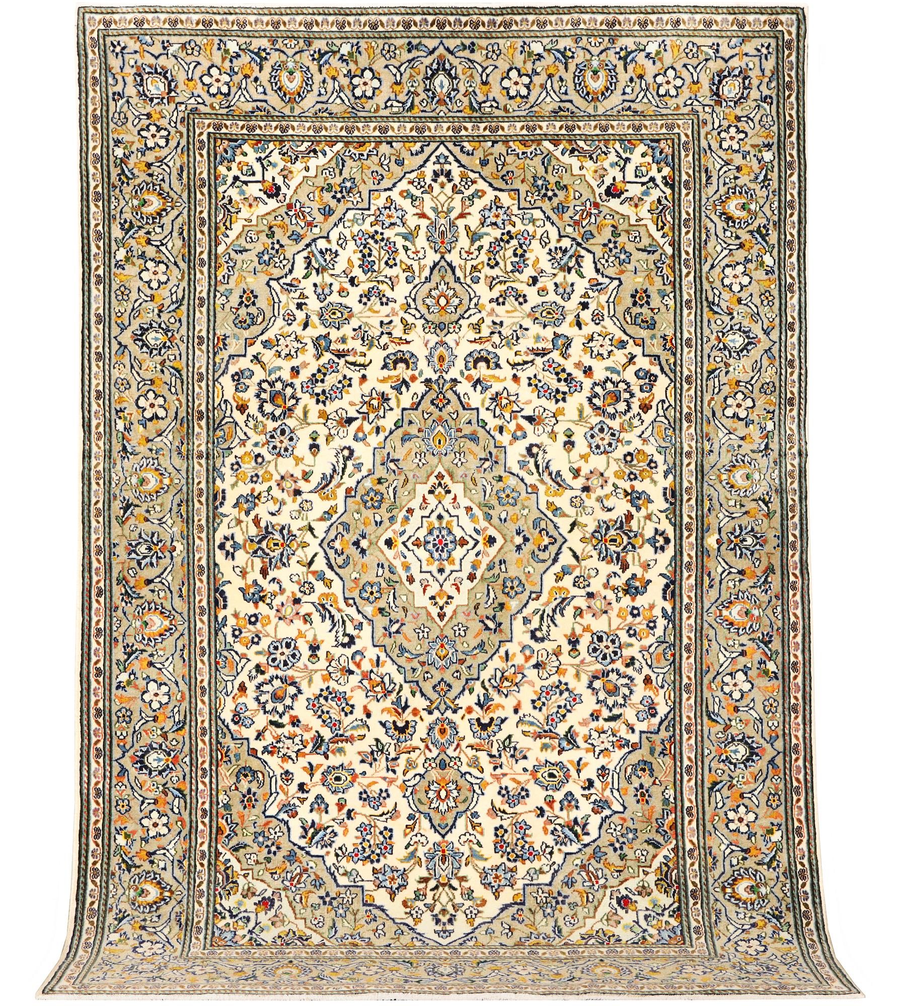 A Kashan carpet, c. 208 x 135 cm.