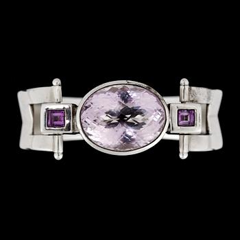 ARMRING, sterling silver med lila stenar, 1990/2000-tal. Vikt ca82g.