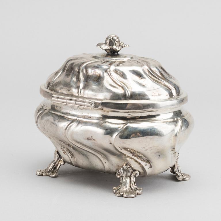 A Swedish 18th century silver sugar bowl, mark of F Sehl the younger Stockholm 1759 weight ca 303 gr.