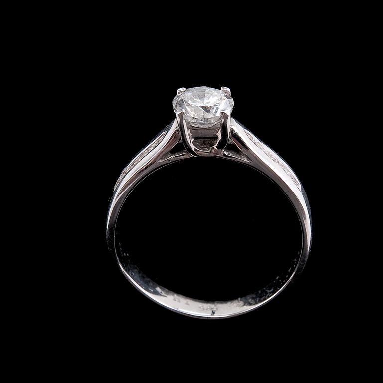 RING, briljantslipad diamant ca 0.70 ct H/p2.