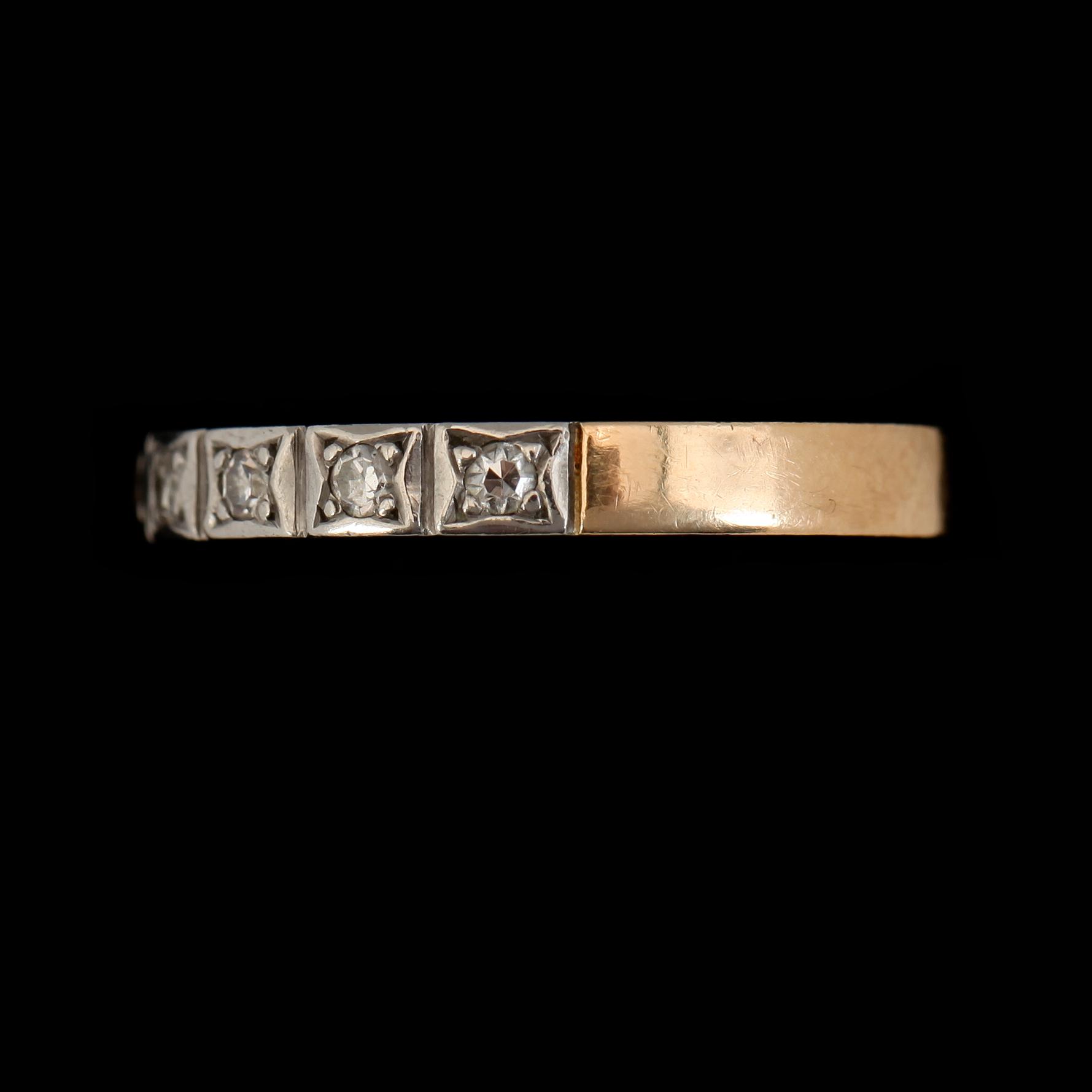 RING, 18 K guld, åttkantslipade diamanter.