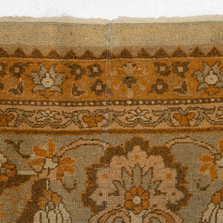 An Amritsar Carpet, North India, c 460 x 365 cm.
