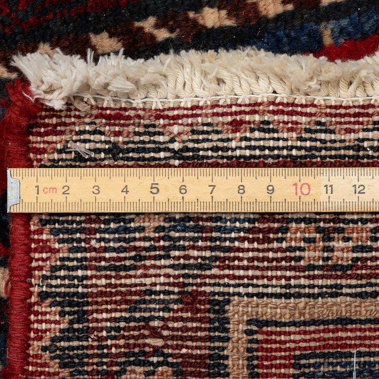 Gallerimatta, nordvästperisk, ca 395 x 98 cm.