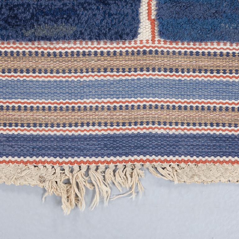 Märta Måås-Fjetterström, A CARPET, "Rutig blå halvflossa", knotted pile in relief, ca 252 x 170,5-175,5 cm, signed AB MMF.