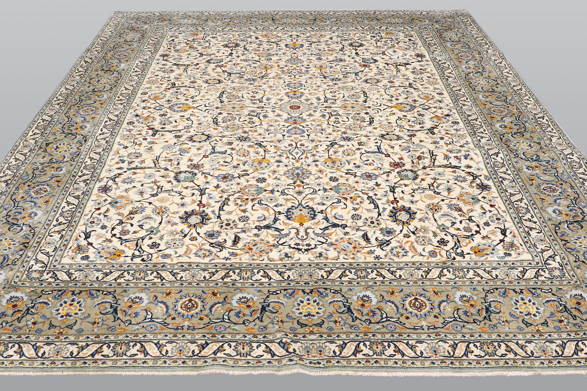 A carpet, Kashan, ca 389 x 295 cm.