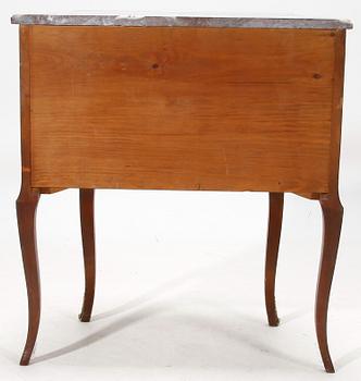 BYRÅ, gustaviansk stil, 1900-tal.