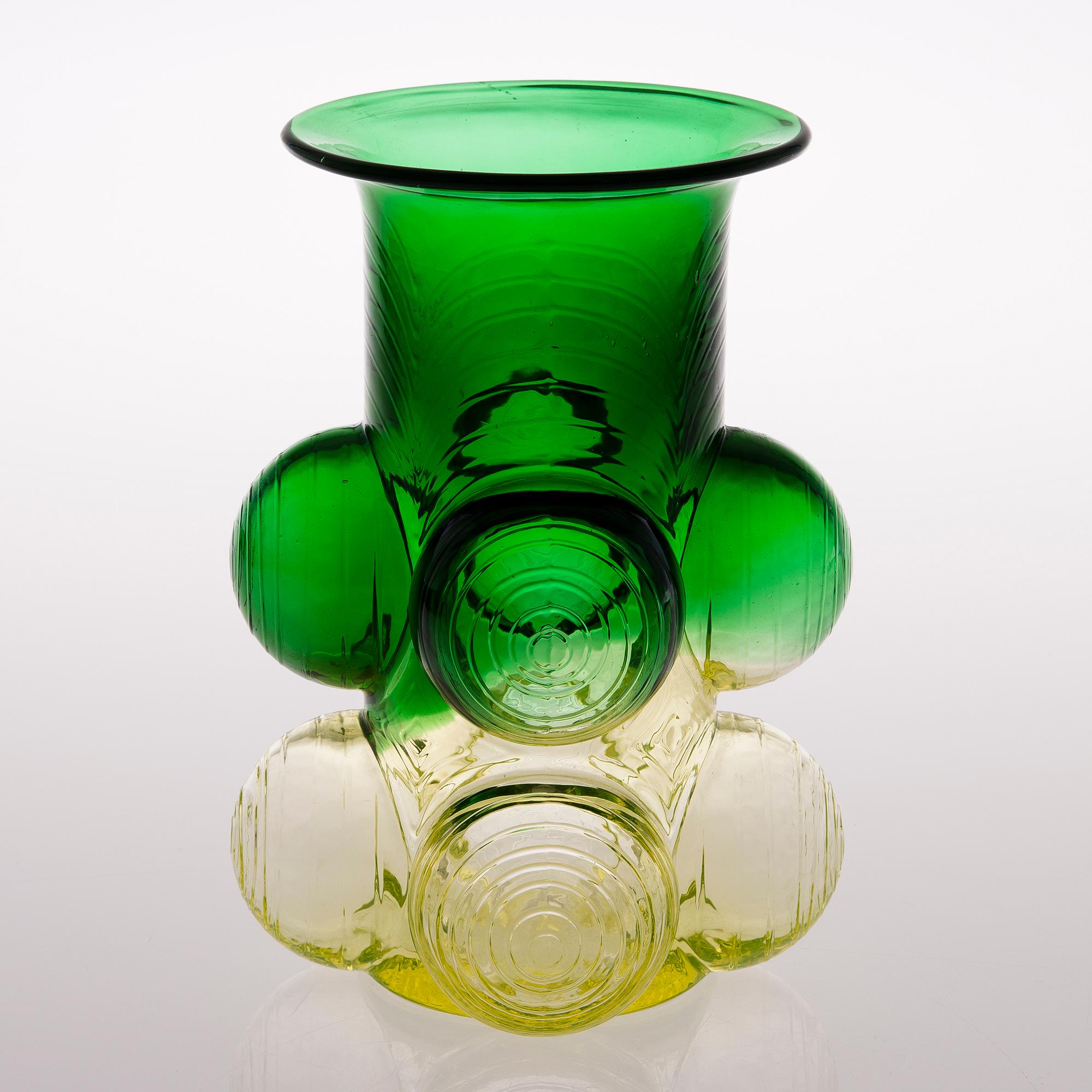 A 1970s Pajazzo Glass Vase, signed Nanny Still Riihimäen Lasi Oy.
