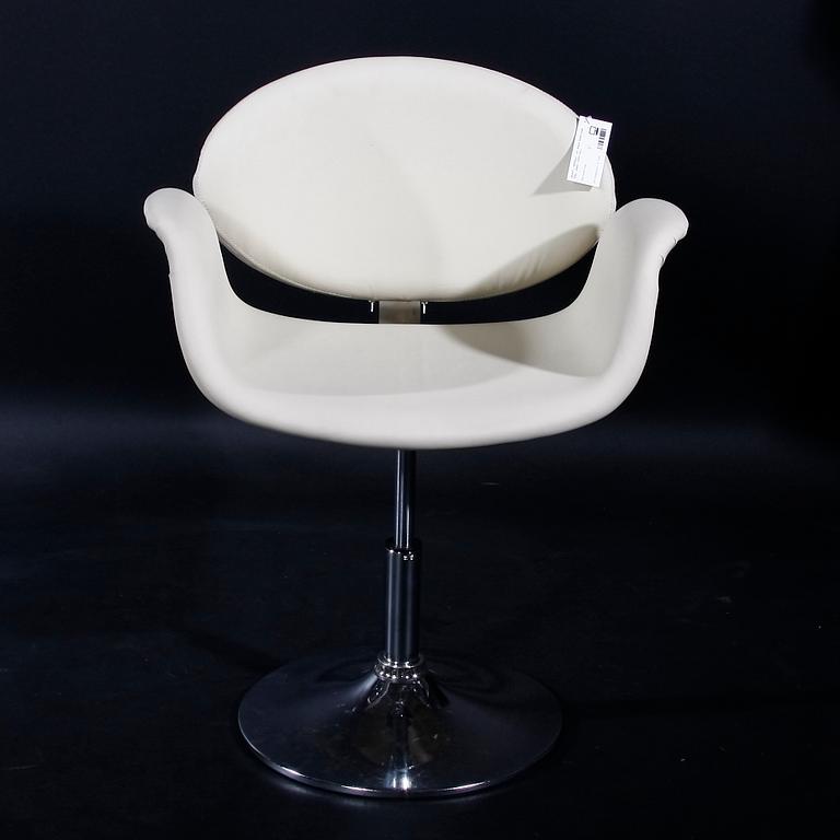 FÅTÖLJ, av Eero Saarinen typ, sent 1900-tal.