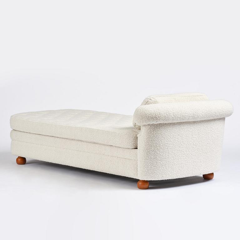 Josef Frank, a daybed model "Couch 775", Firma Svensk Tenn, 2021.