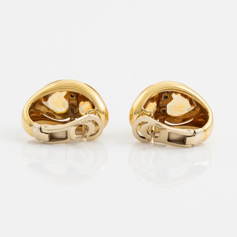 A pair of earrings 18K gold with citrines.