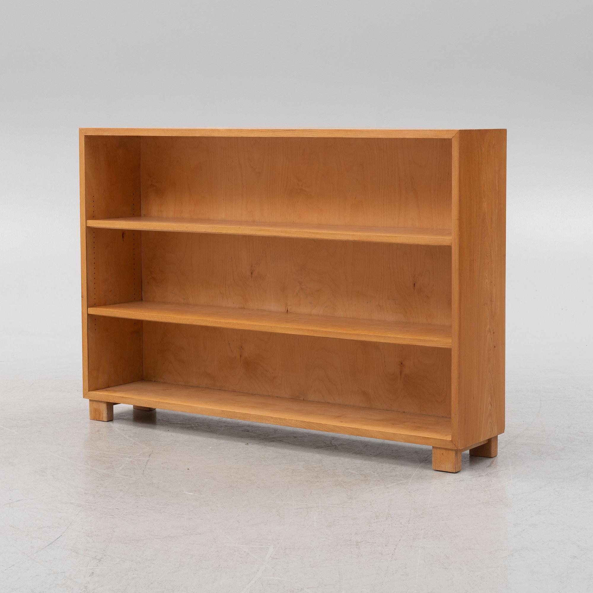 Bookshelf, functionalist style, Svenska Möbelfabrikerna Bodafors, 1940s.