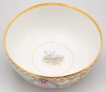 BÅLSKÅL, porslin, "The American Revolution", Sven Vestergaard,  Royal Copenhagen.