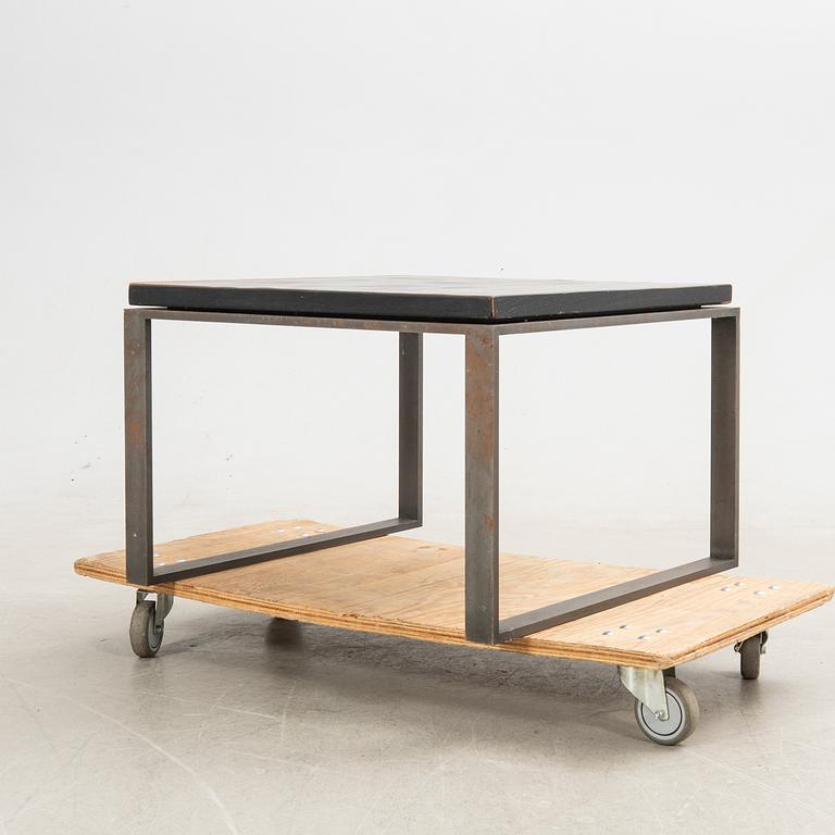 Coffee table, 20th century.