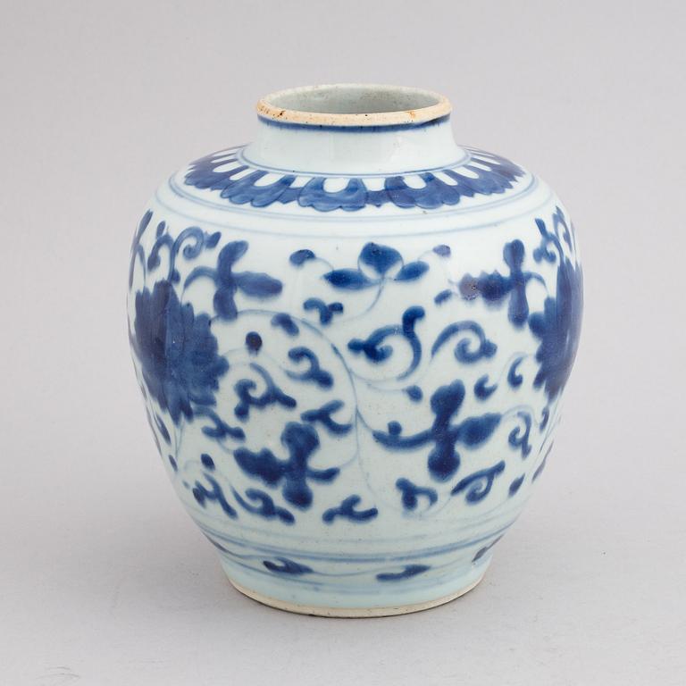 A Chinese blue and white ming style porcelain urn, 20th century.