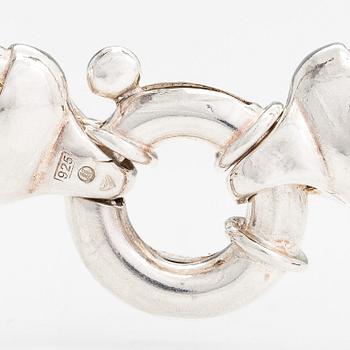 A sterling silver necklace, bracelet and earrings "Elegance". Kalevala koru, Helsinki 21st century.