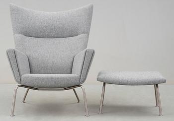FÅTÖLJ OCH FOTPALL, "Wing Chair", modell CH445 och CH446, Hans J. Wegner, Carl Hansen & Son, Danmark, 2012.