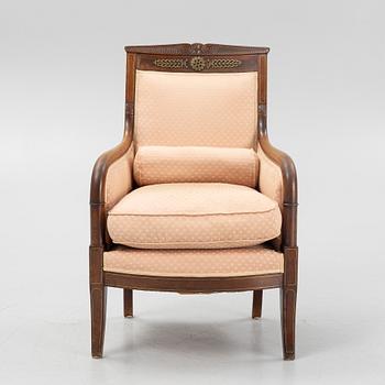 Fåtölj,
Empire, 1800-talets första häft.